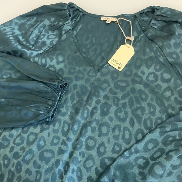 JODIFL Women's Large Leopard Print Blouse Top Long Sleeve V Neck Emerald NEW - Picture 4 of 9